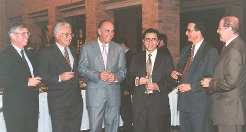 Los Doctores Francisco Piedrahita y Rodrigo Varela en compañia 