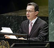 Presidente de la República Alvaro  Uribe Vélez