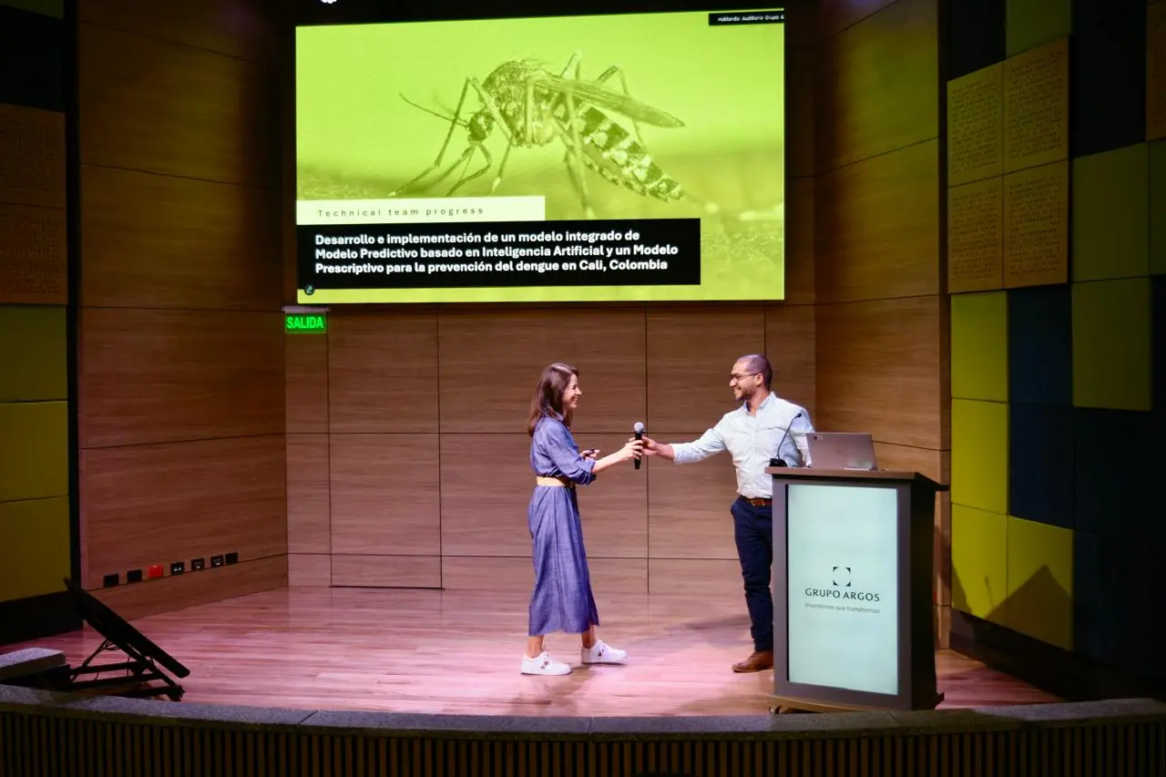 Conferencia de Dengue.IA desde la revolución de La inteligencia Artificial