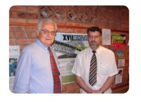 Rodrigo Varela y el ingeniero electrónico Roger La Salle