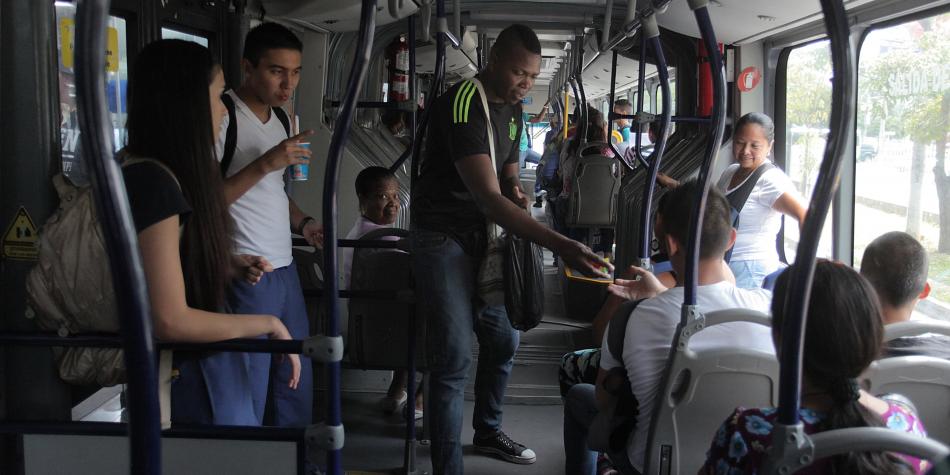 Plan para controlar ventas ambulantes en el MIO