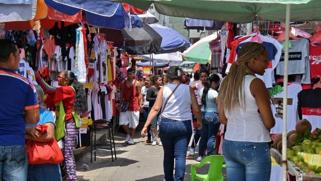 Vendedores ambulantes ganan más que el promedio de los asalariados de Cali