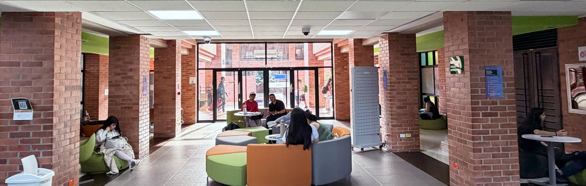 Imagen destacada - Más allá de los libros: la Biblioteca Icesi se transforma en el corazón de la innovación educativa y la cultura.