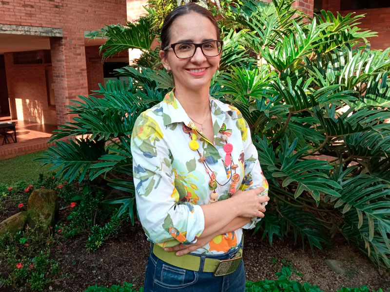 Imagen de fondo Lina Sofía Valenzuela, nueva directora del programa de Administración de Empresas