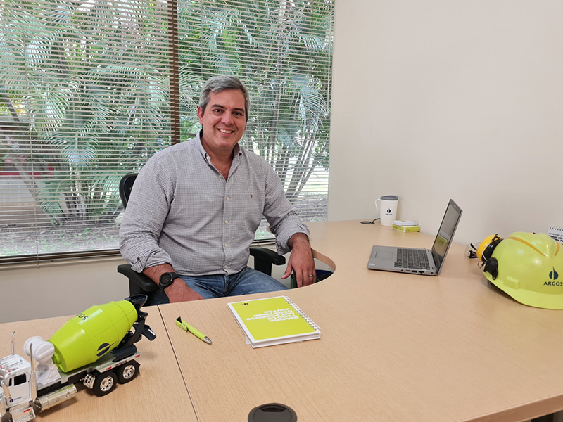 Imagen de fondo Icesi es el mejor lugar para la formación de profesionales y ciudadanos responsables orientados al logro